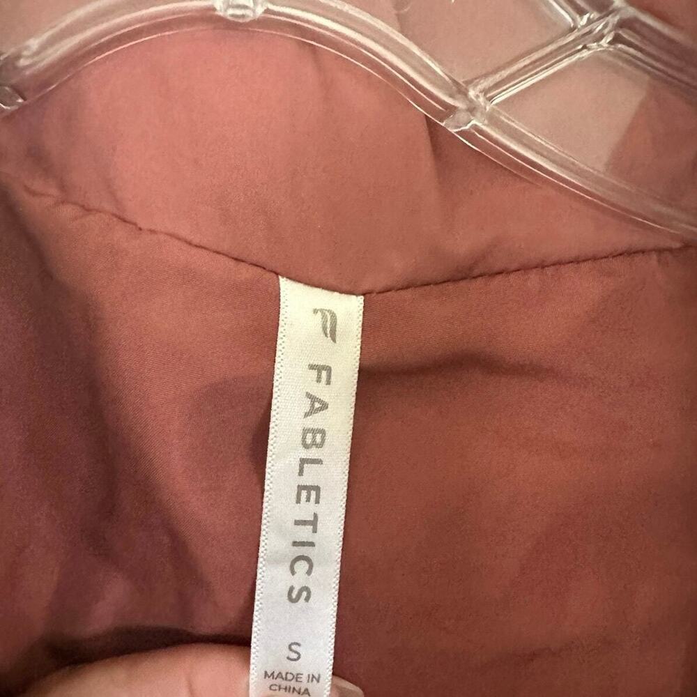 Fabletics Wander Cropped Puffer Cherry Mocha Size… - image 6